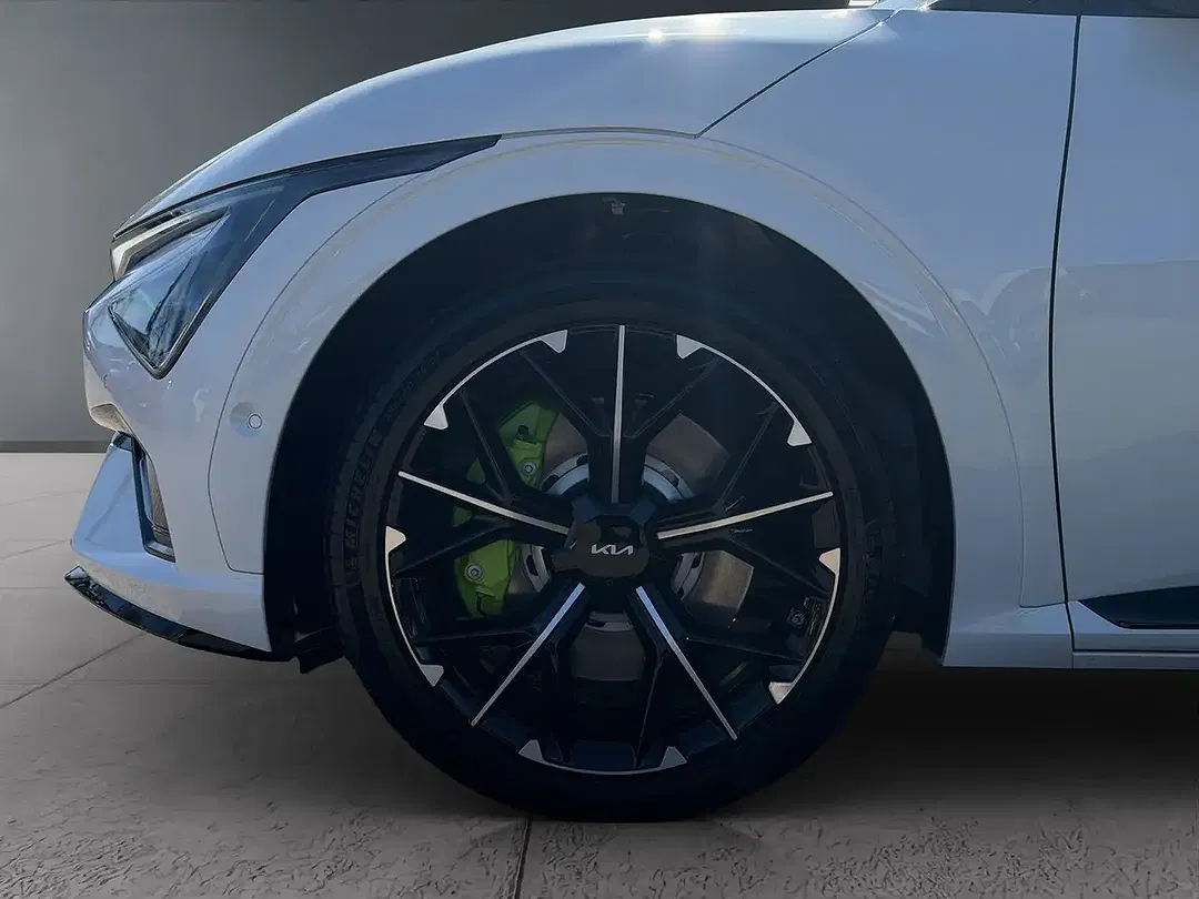 Kia EV6 - Thumbnail 20