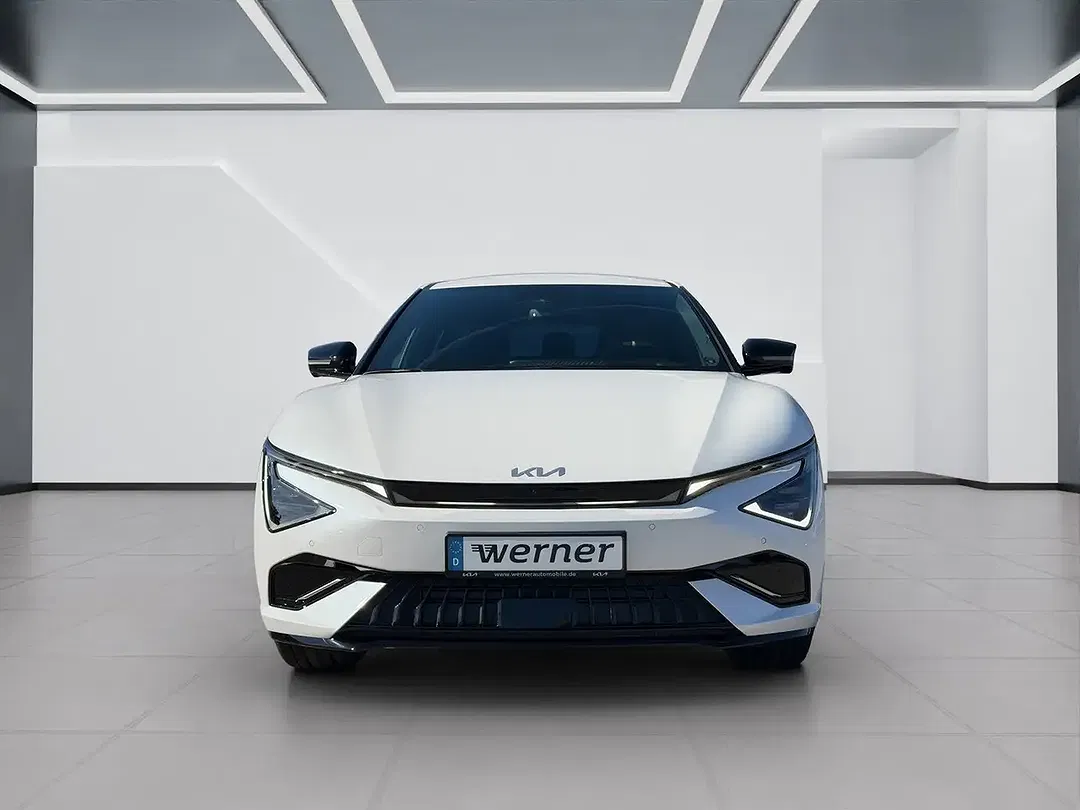 Kia EV6 - Thumbnail 3
