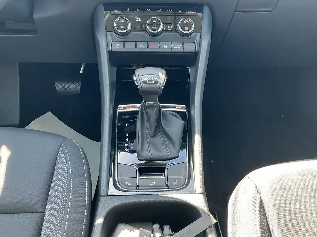 Skoda Karoq - Thumbnail 7