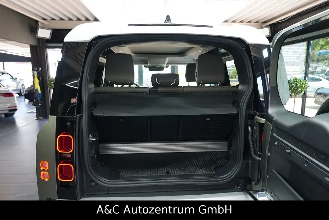 Land Rover Defender - Thumbnail 6