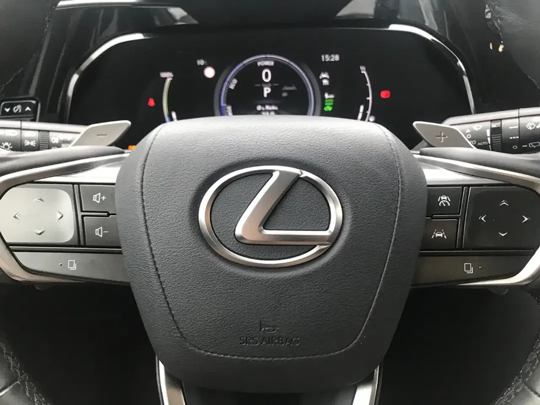 Lexus NX 450h+ - Thumbnail 6