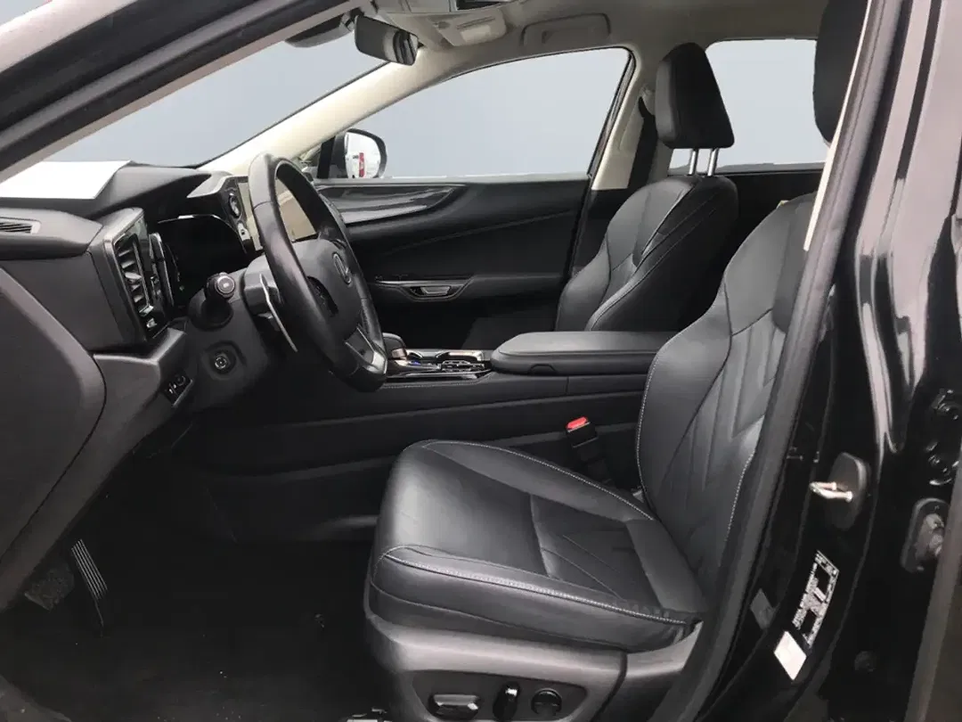Lexus NX 450h+ - Thumbnail 4