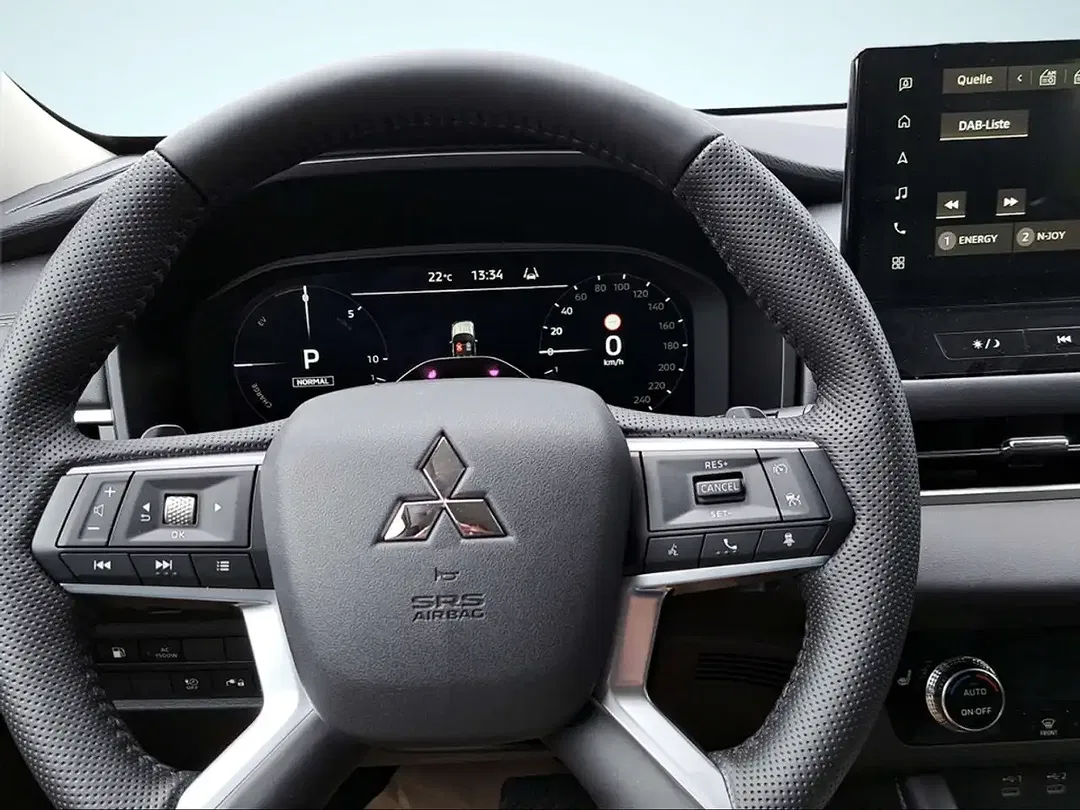 Mitsubishi Outlander - Thumbnail 7