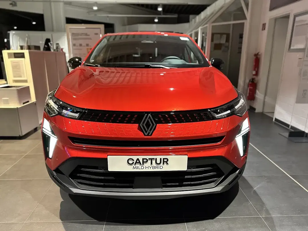 Renault Captur - Thumbnail 2