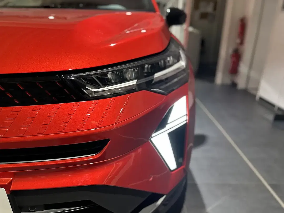 Renault Captur - Thumbnail 3