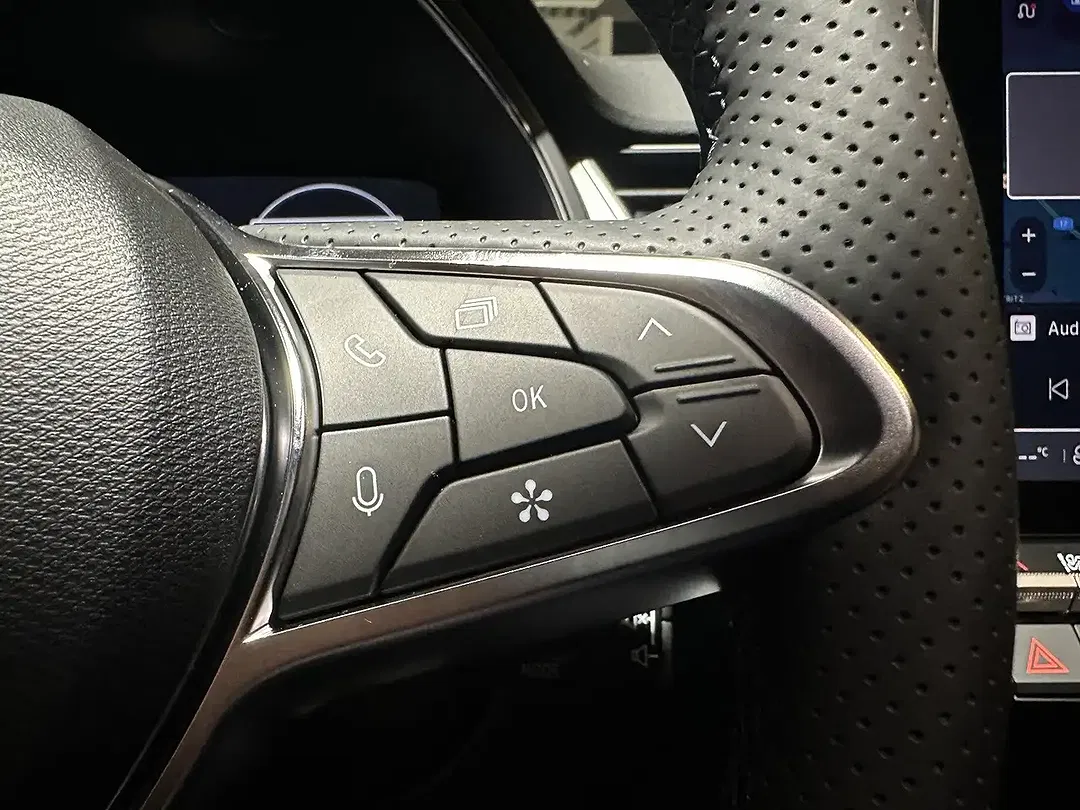 Renault Captur - Thumbnail 35
