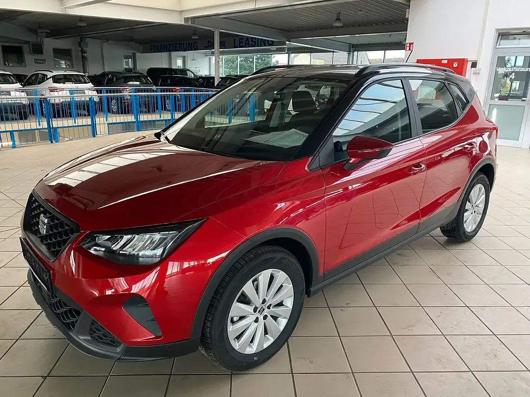 SEAT Arona - Thumbnail 1