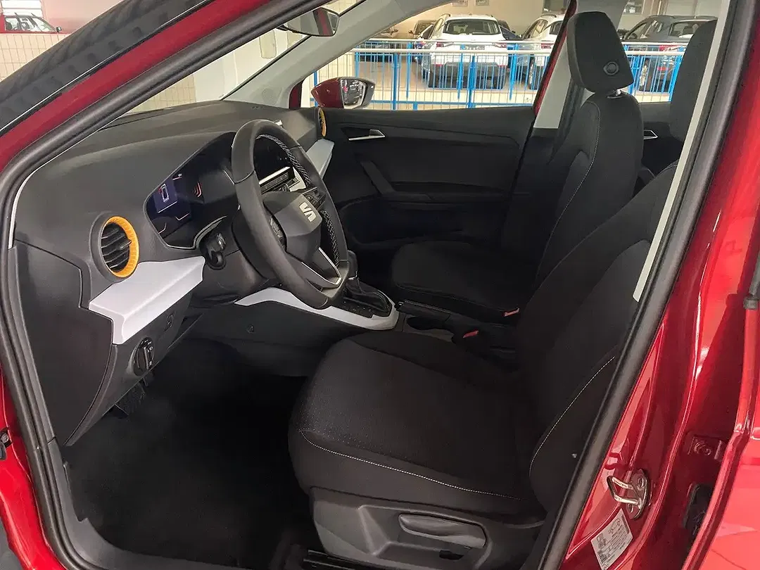 SEAT Arona - Thumbnail 12
