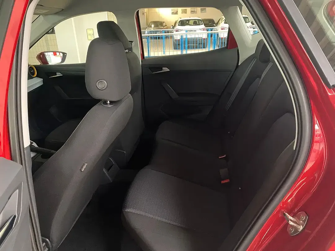 SEAT Arona - Thumbnail 13
