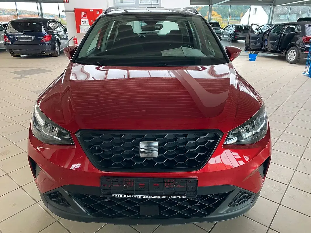 SEAT Arona - Thumbnail 2