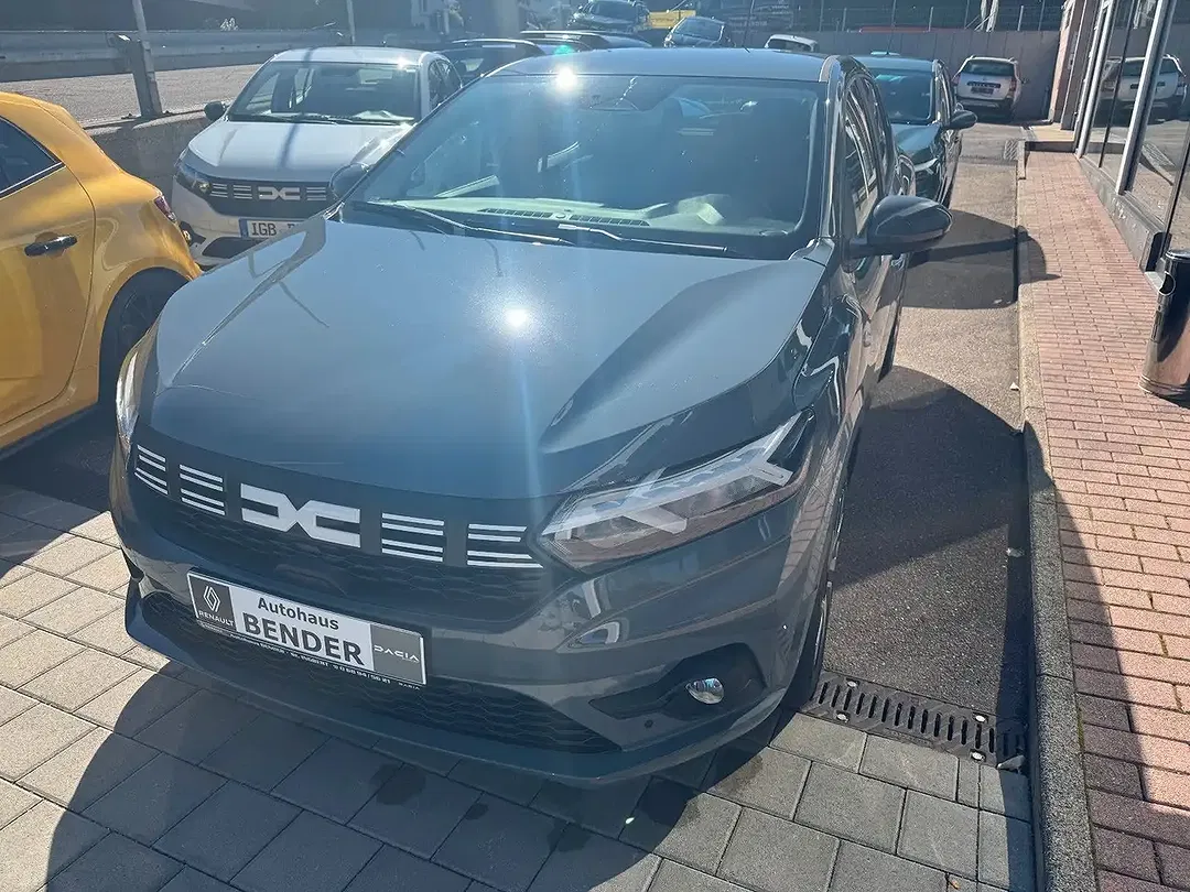 Dacia Sandero - Thumbnail 2