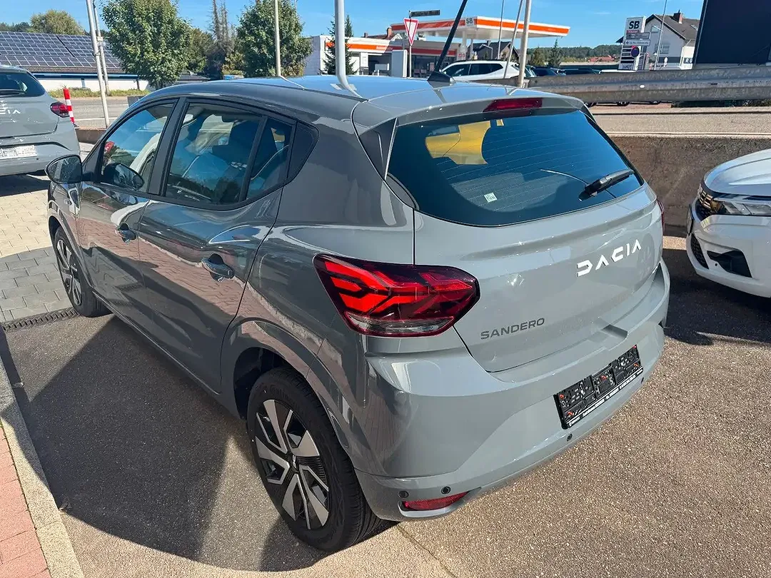 Dacia Sandero - Thumbnail 8