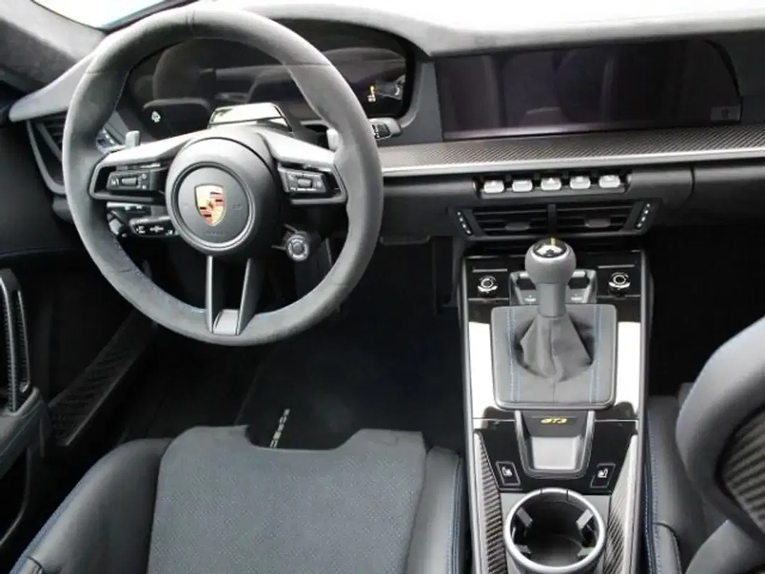 Porsche 992 - Thumbnail 4