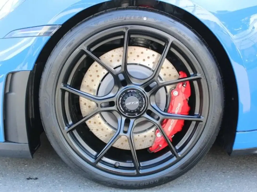 Porsche 992 - Thumbnail 9