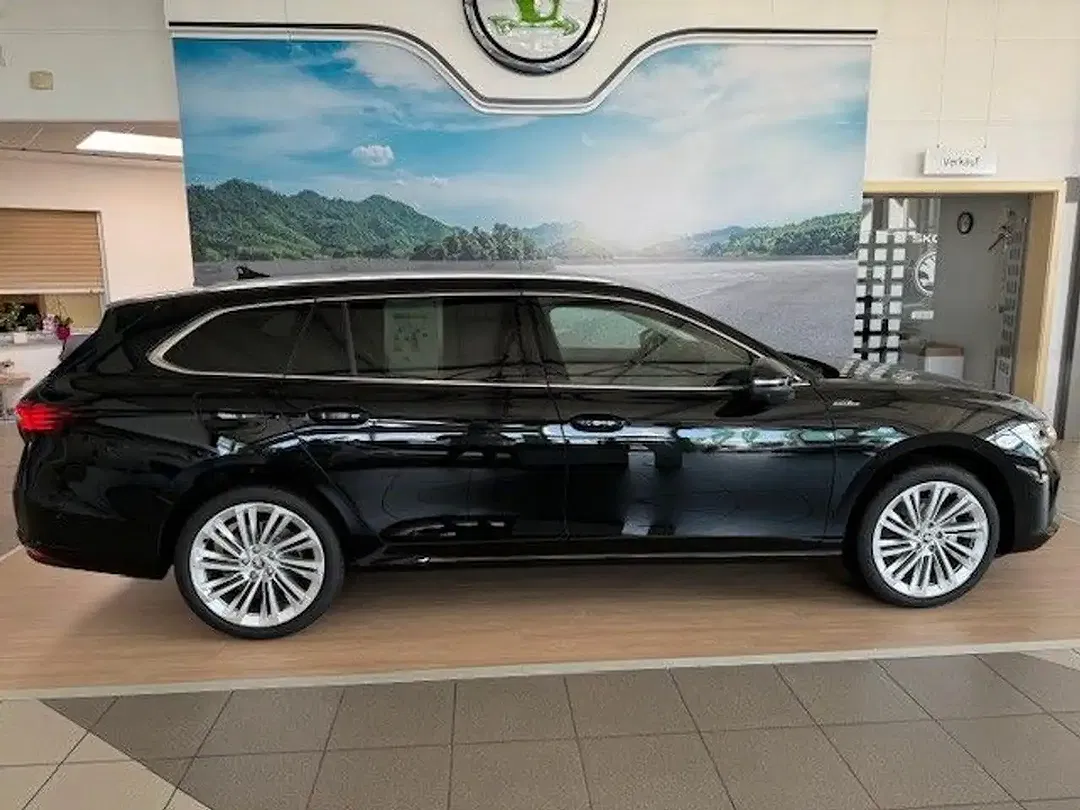Skoda Superb - Thumbnail 3