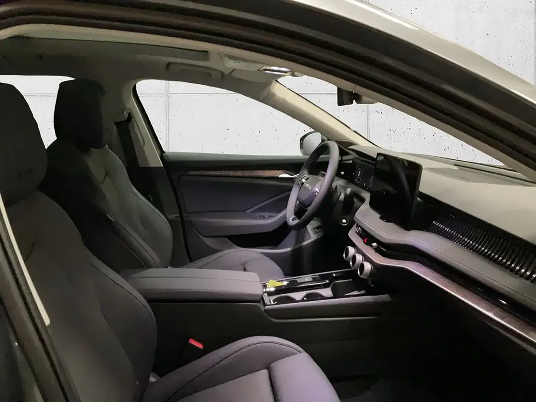 Skoda Superb - Thumbnail 11