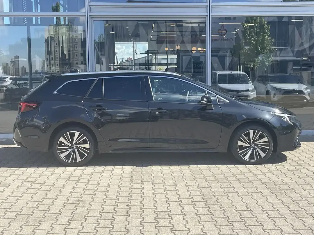 Toyota Corolla - Thumbnail 3