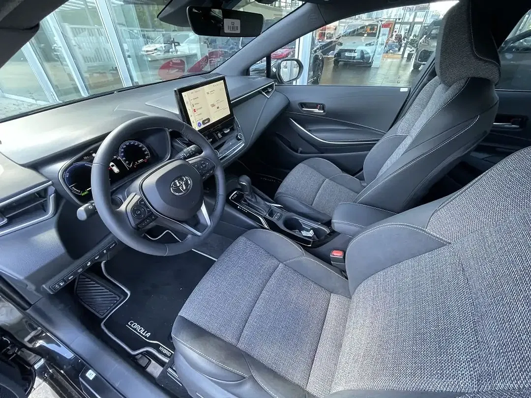 Toyota Corolla - Thumbnail 7