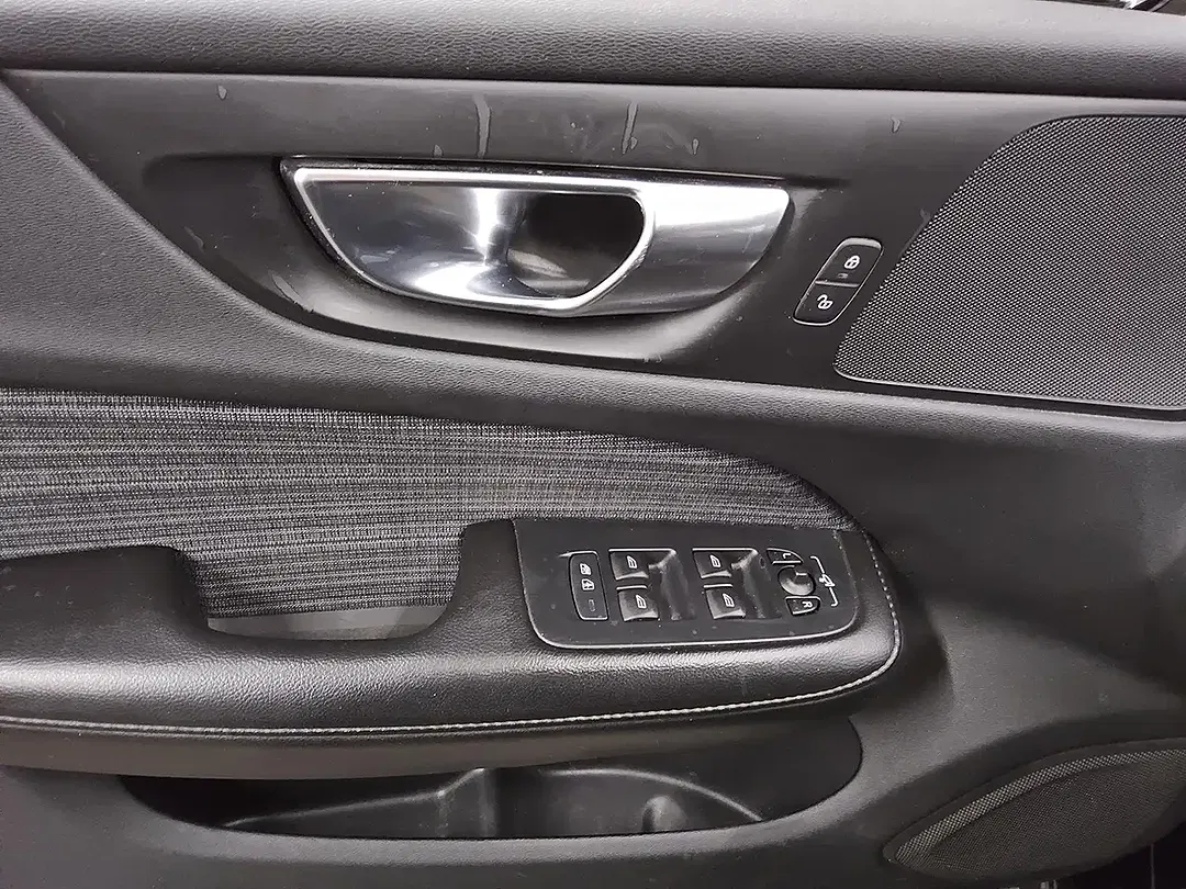 Volvo V60 - Thumbnail 9