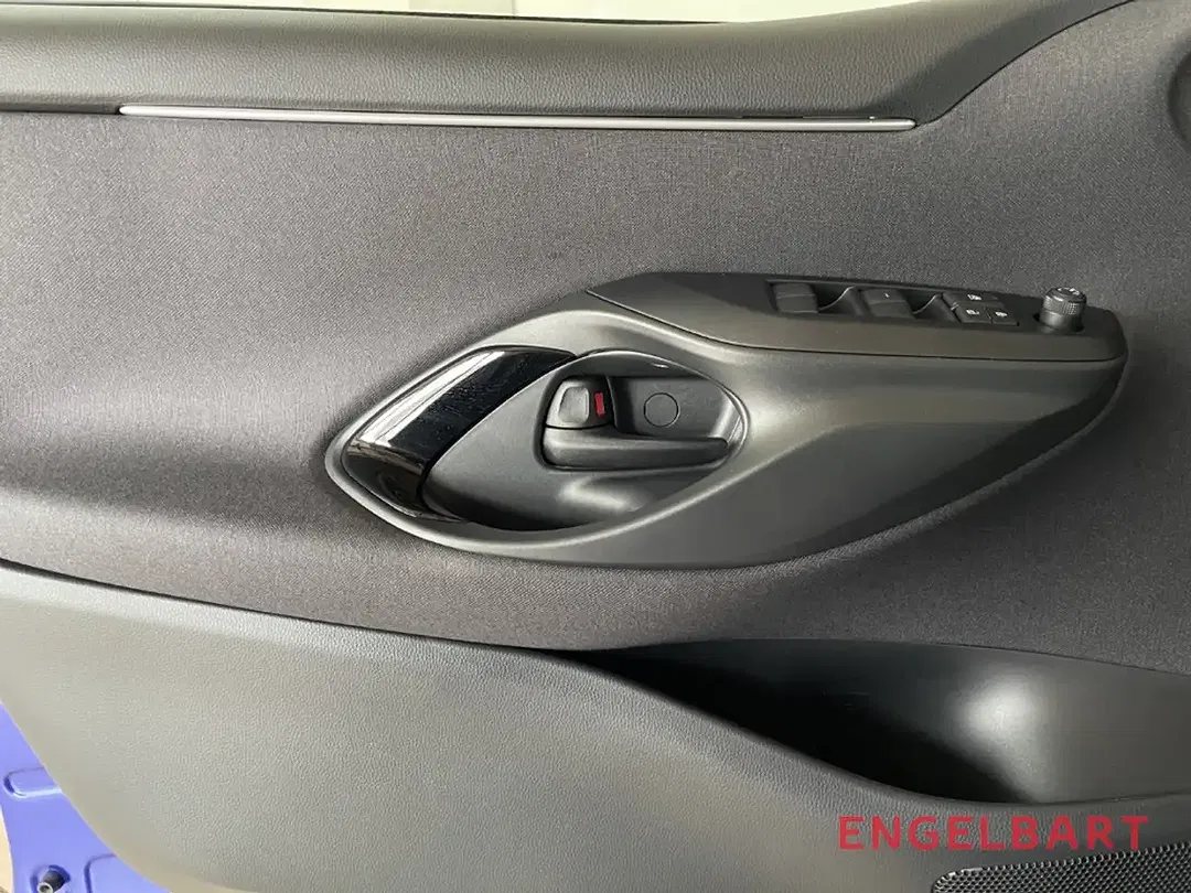 Toyota Yaris - Thumbnail 9