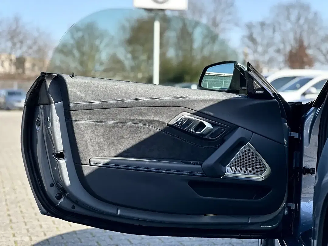 BMW Z4 - Thumbnail 8