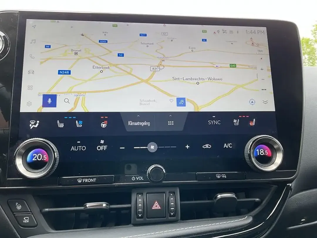 Lexus NX 450h+ - Thumbnail 10