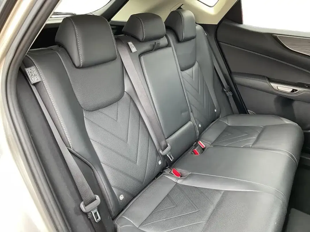 Lexus NX 450h+ - Thumbnail 5