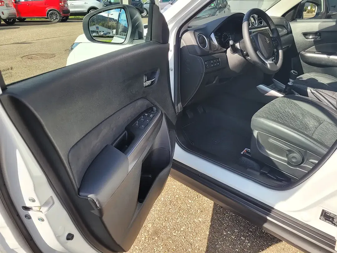 Suzuki Vitara - Thumbnail 11
