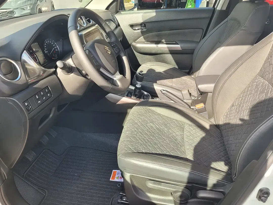 Suzuki Vitara - Thumbnail 12