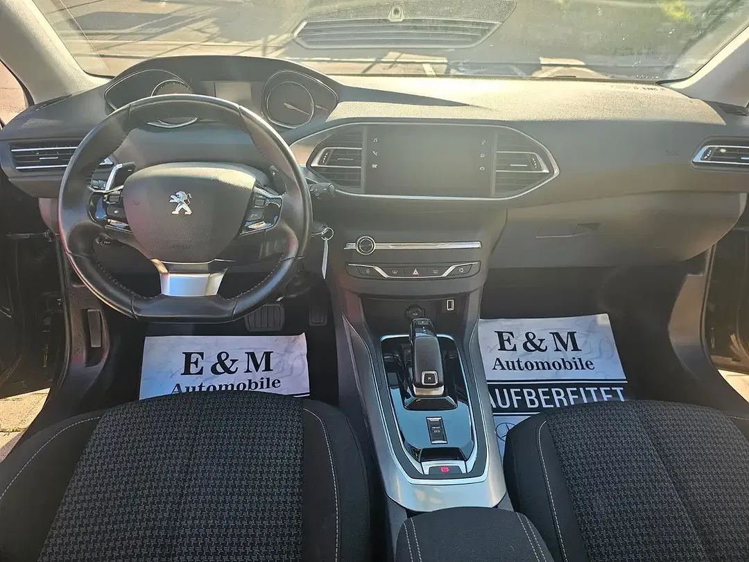 Peugeot 308 - Thumbnail 10