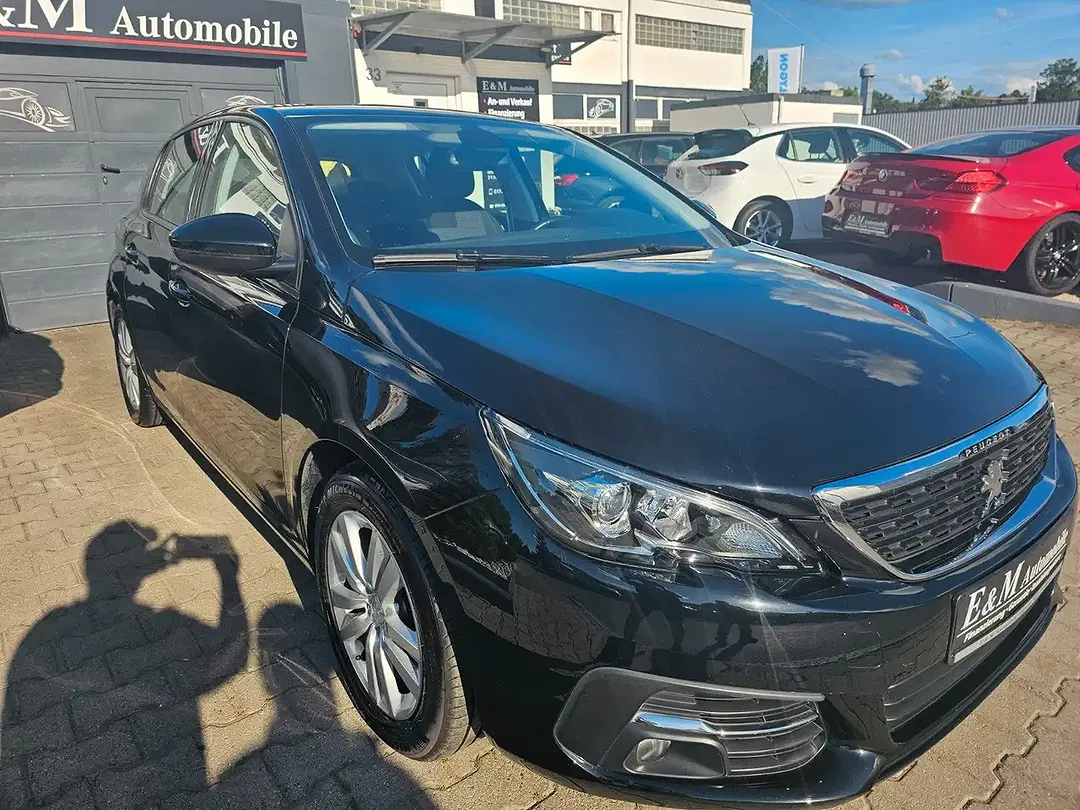 Peugeot 308 - Thumbnail 3