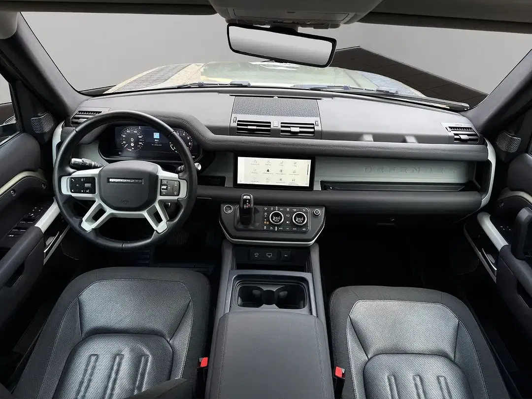 Land Rover Defender - Thumbnail 10