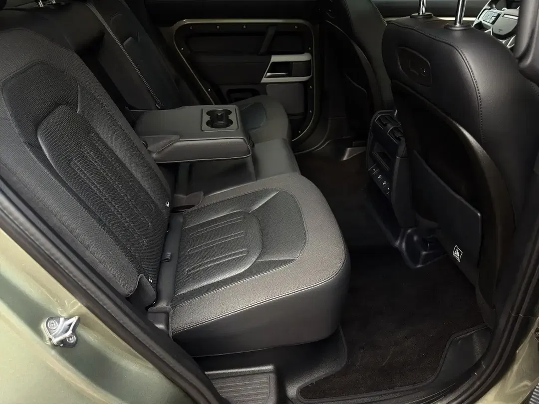 Land Rover Defender - Thumbnail 12