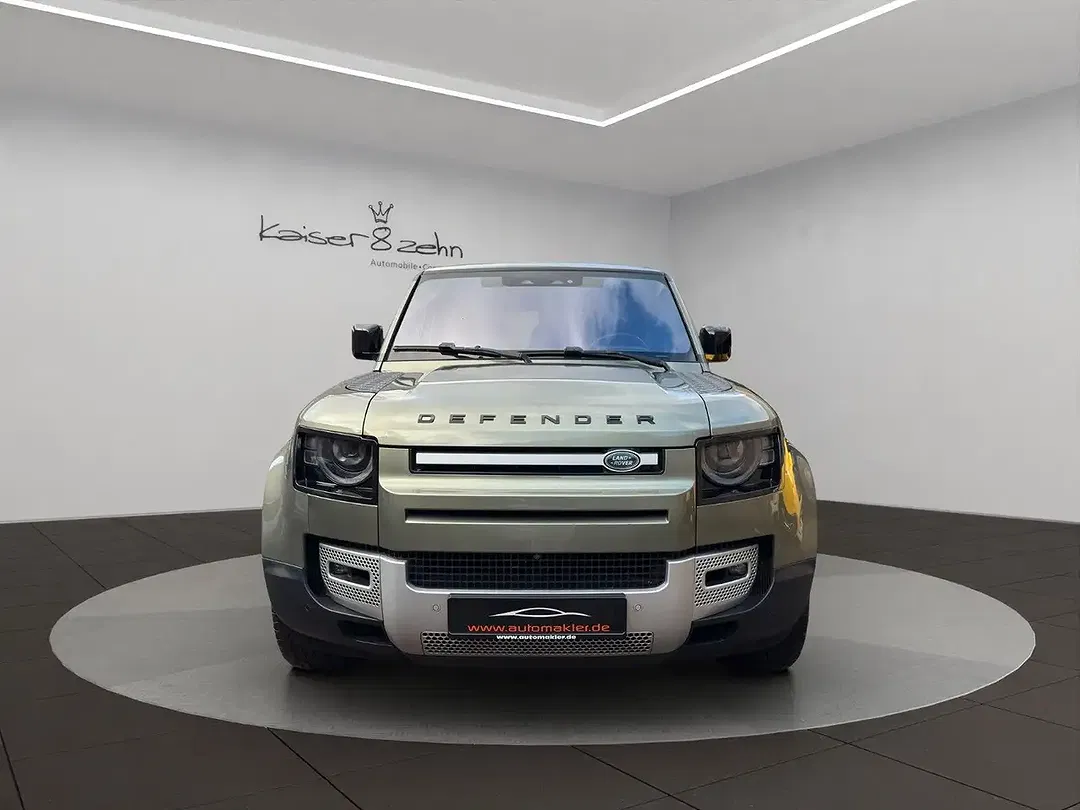 Land Rover Defender - Thumbnail 4