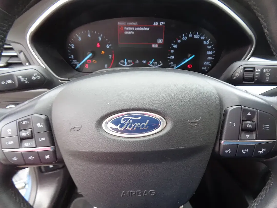 Ford Focus - Thumbnail 11