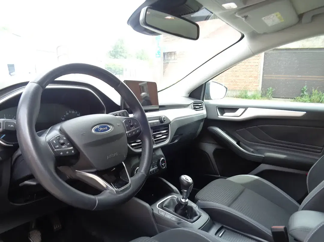 Ford Focus - Thumbnail 13