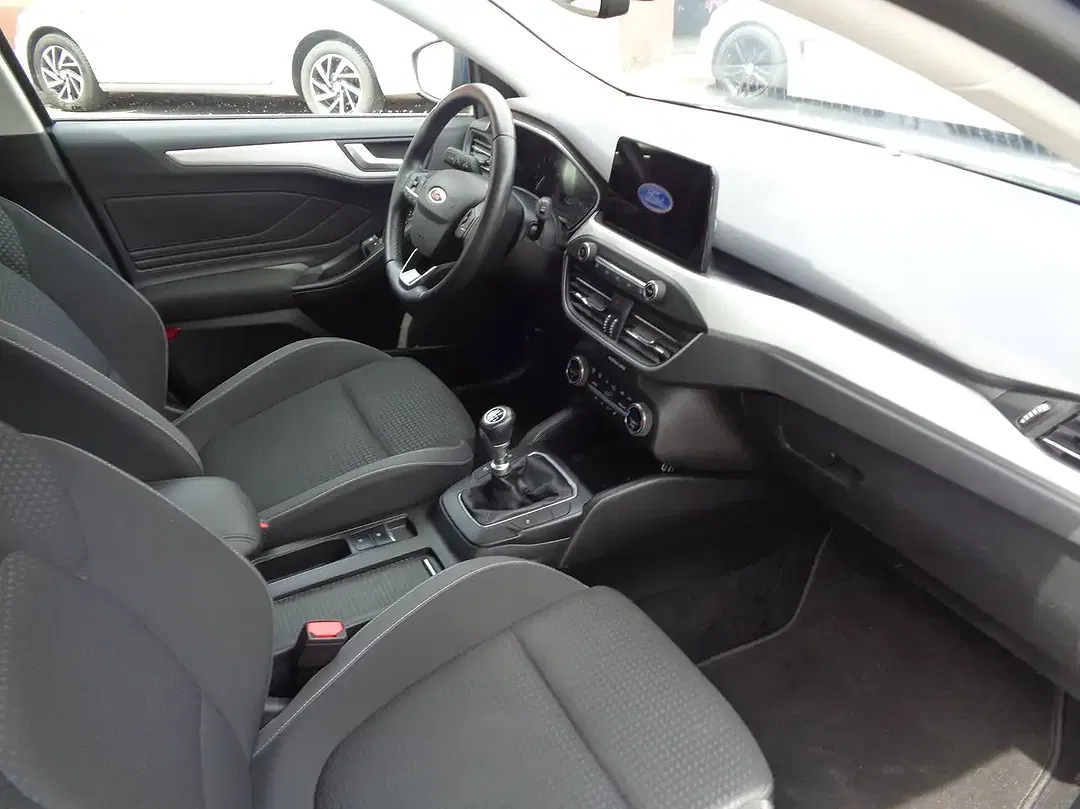 Ford Focus - Thumbnail 14