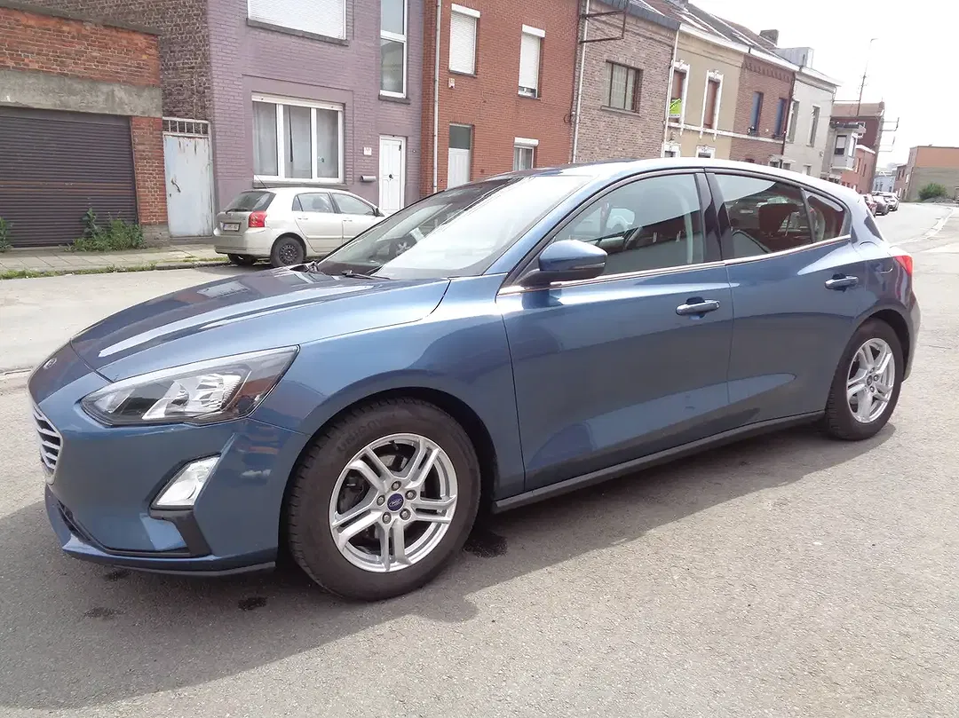 Ford Focus - Thumbnail 2