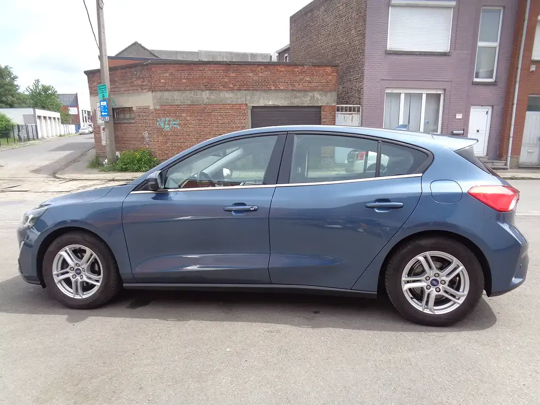 Ford Focus - Thumbnail 4