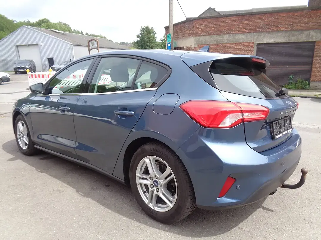 Ford Focus - Thumbnail 6