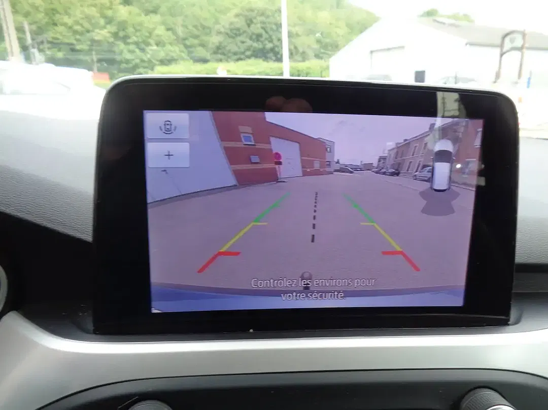 Ford Focus - Thumbnail 9