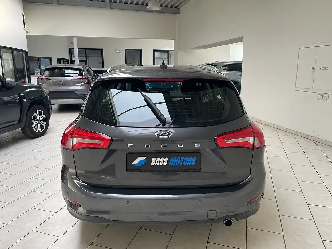 Ford Focus - Thumbnail 5