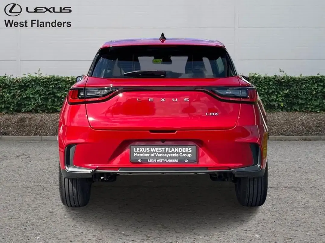 Lexus LBX - Thumbnail 6