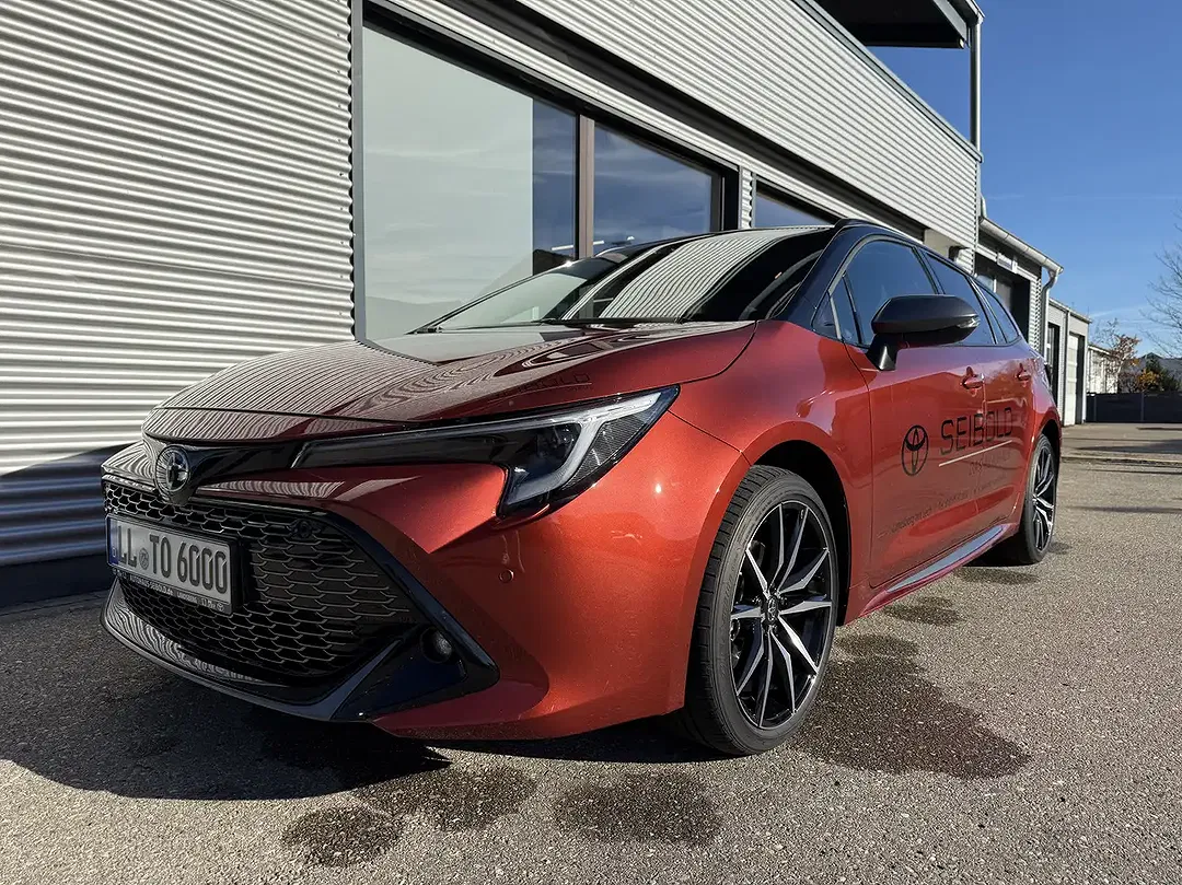 Toyota Corolla - Thumbnail 2