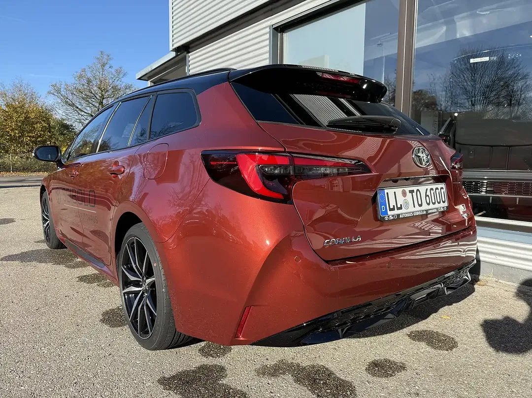 Toyota Corolla - Thumbnail 4