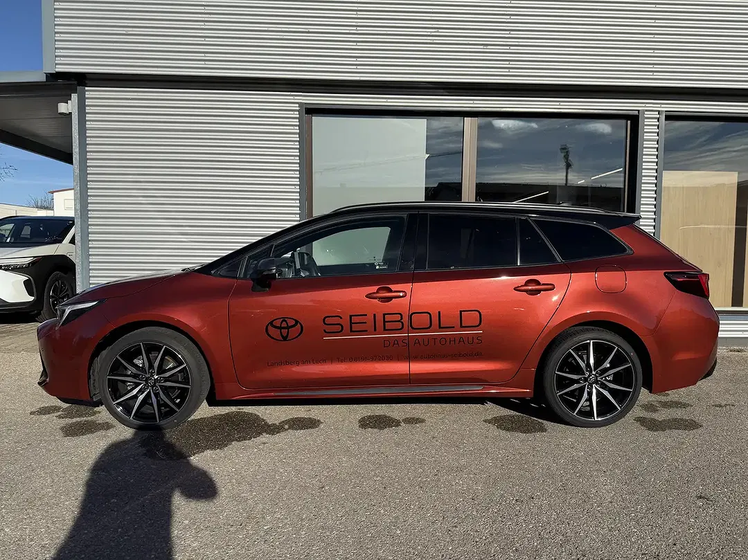 Toyota Corolla - Thumbnail 6
