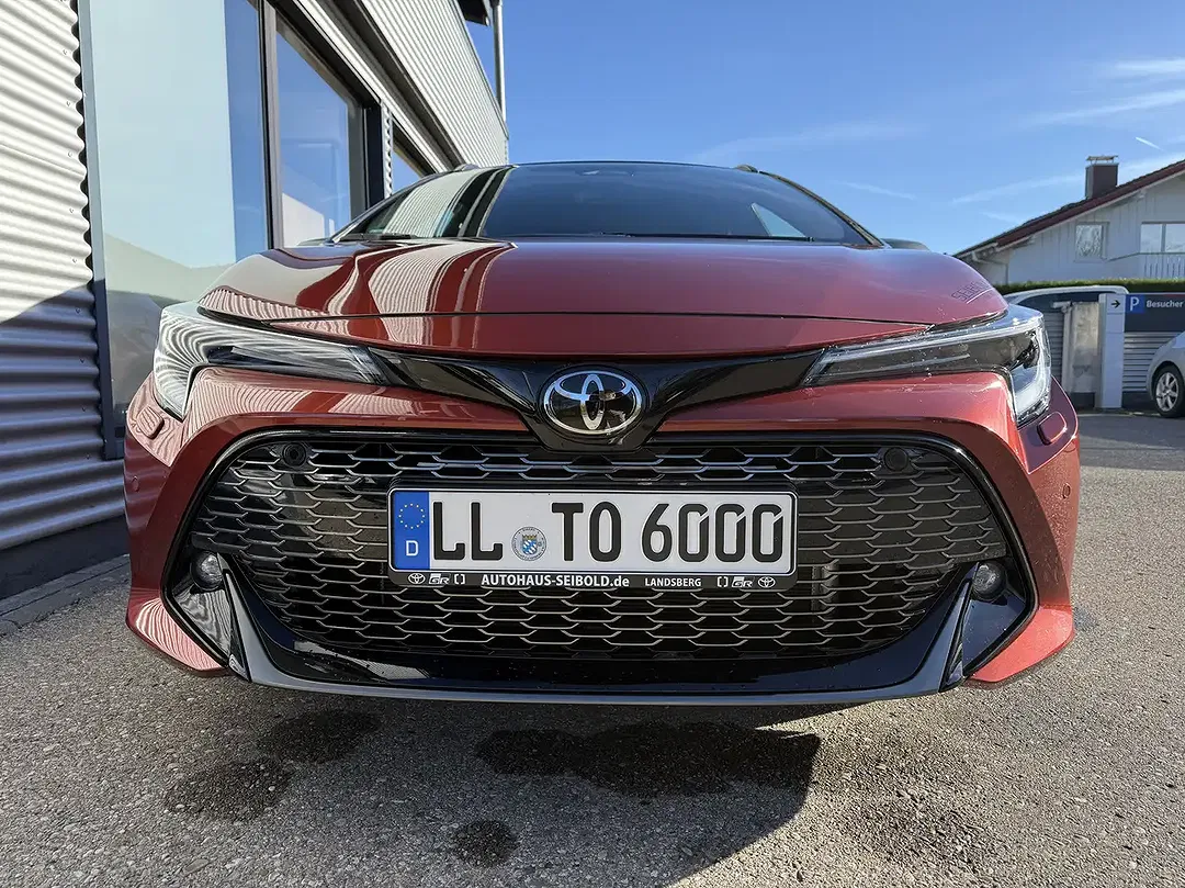 Toyota Corolla - Thumbnail 7