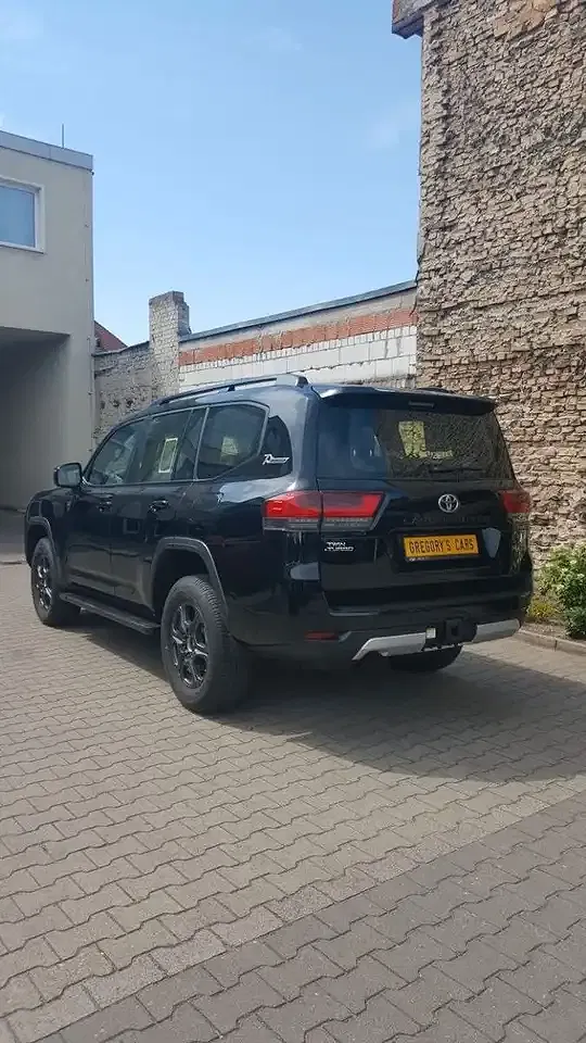 Toyota Land Cruiser - Thumbnail 4