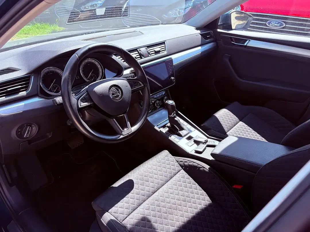 Skoda Superb - Thumbnail 12