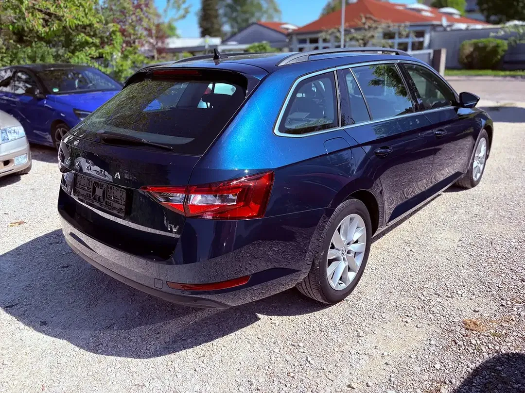 Skoda Superb - Thumbnail 4